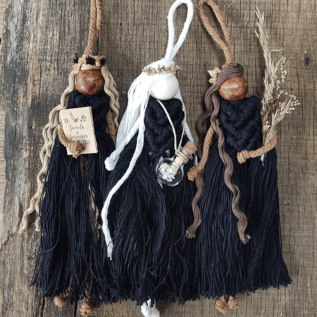 Poupée de sortilège Noire