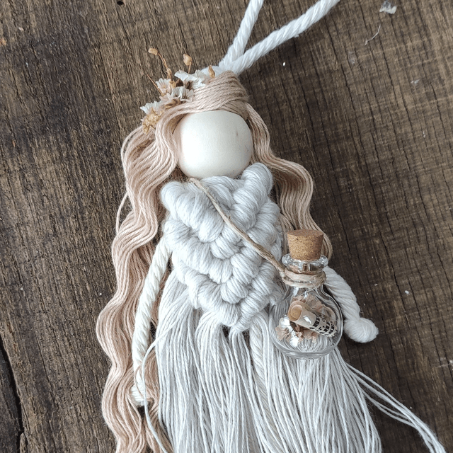 Poupée de sortilège Gris perle