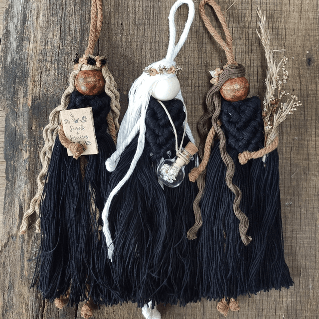 Poupée de sortilège Noire